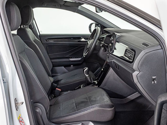 Renting Volkswagen T-Roc Dark Line 1.0 TSI 85 kW (115 CV) Ocasión