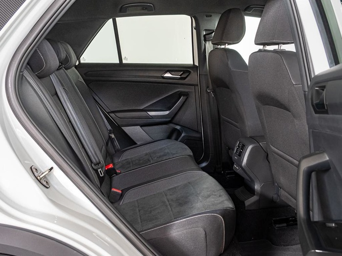 Renting Volkswagen T-Roc Dark Line 1.0 TSI 85 kW (115 CV) Ocasión