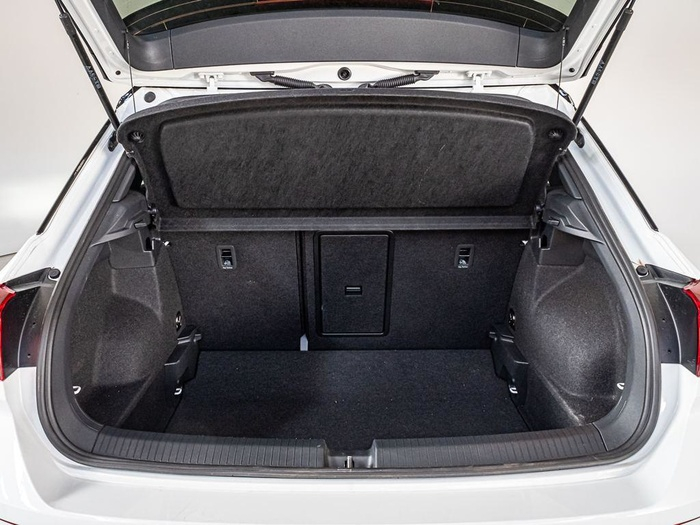 Renting Volkswagen T-Roc Dark Line 1.0 TSI 85 kW (115 CV) Ocasión