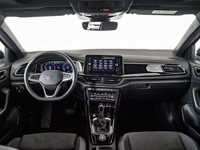 Renting Volkswagen T-Roc Dark Line 2.0 TDI 4Motion 110 kW (150 CV) DSG Ocasión