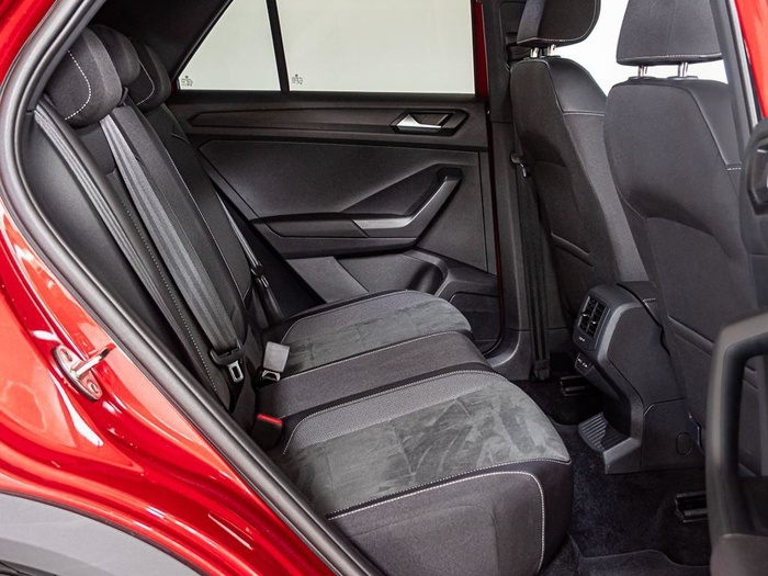 Renting Volkswagen T-Roc Dark Line 2.0 TDI 4Motion 110 kW (150 CV) DSG Ocasión