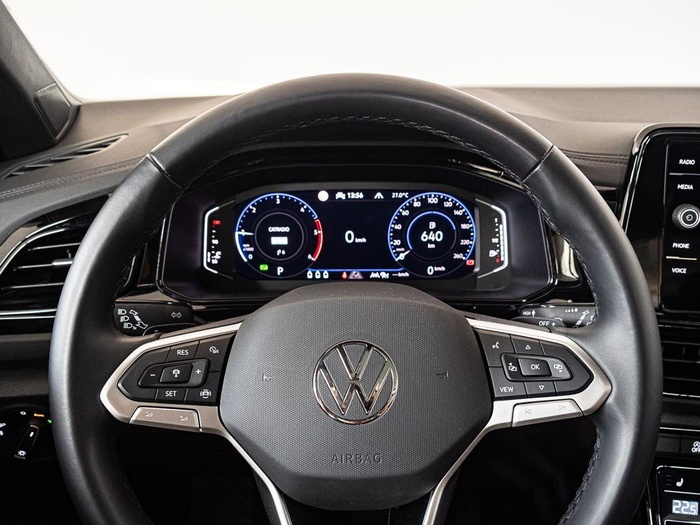 Renting Volkswagen T-Roc Dark Line 2.0 TDI 4Motion 110 kW (150 CV) DSG Ocasión