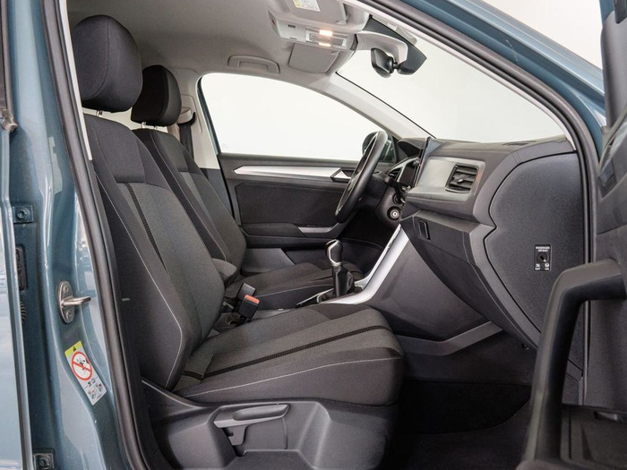 Renting Volkswagen T-Roc Life 1.5 TSI 110 kW (150 CV) Ocasión