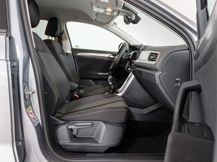 Renting Volkswagen T-Roc «Más» 1.0 TSI 85 kW (115 CV) Ocasión