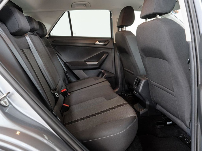 Renting Volkswagen T-Roc «Más» 1.0 TSI 85 kW (115 CV) Ocasión
