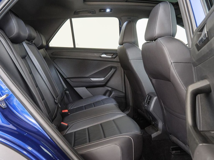 Renting Volkswagen T-Roc R 2.0 TSI 4Motion 221 kW (300 CV) DSG Ocasión