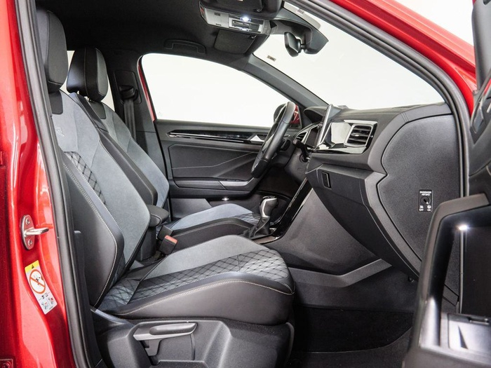Renting Volkswagen T-Roc R-Line 1.5 TSI 110 kW (150 CV) DSG Ocasión 1