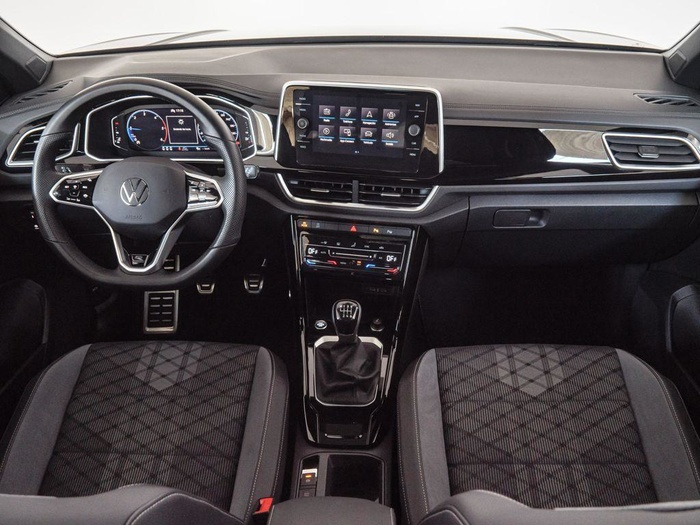 Renting Volkswagen T-Roc R-Line 2.0 TDI 110 kW (150 CV) Ocasión