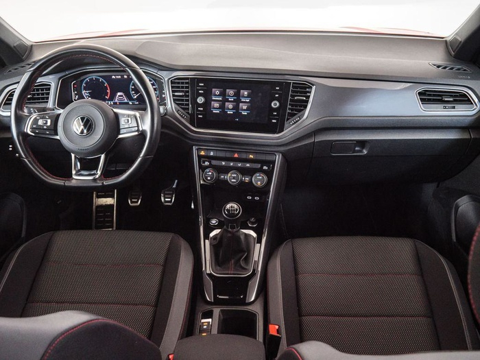 Renting Volkswagen T-Roc Sport 1.5 TSI 110 kW (150 CV) Ocasión