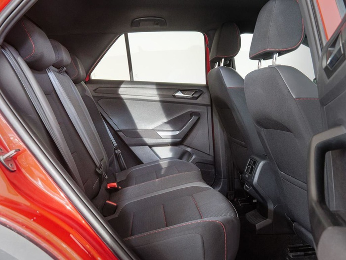 Renting Volkswagen T-Roc Sport 1.5 TSI 110 kW (150 CV) Ocasión