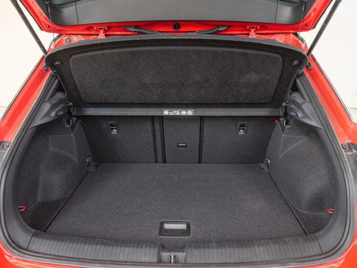 Renting Volkswagen T-Roc Sport 1.5 TSI 110 kW (150 CV) Ocasión