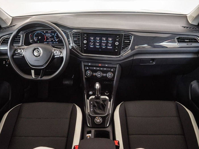 Renting Volkswagen T-Roc Sport 2.0 TDI 4Motion 110 kW (150 CV) DSG Ocasión