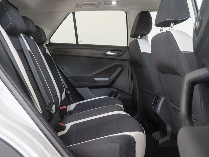 Renting Volkswagen T-Roc Sport 2.0 TDI 4Motion 110 kW (150 CV) DSG Ocasión