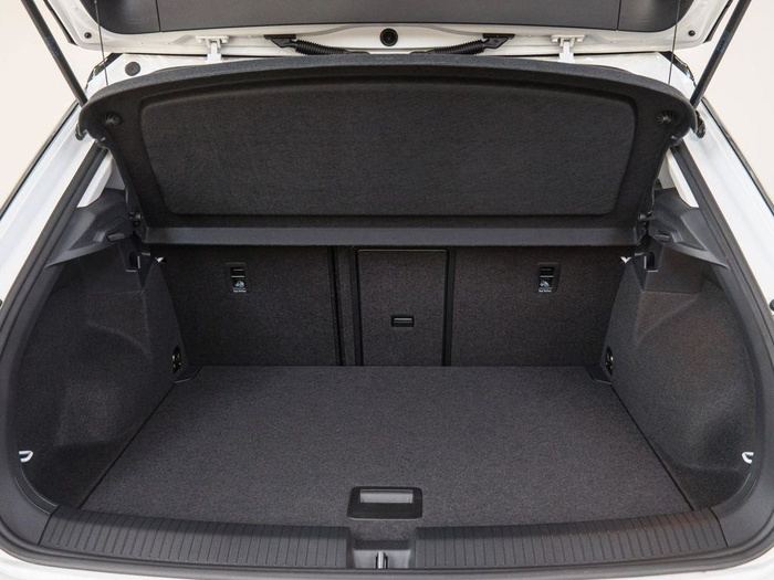 Renting Volkswagen T-Roc Sport 2.0 TDI 4Motion 110 kW (150 CV) DSG Ocasión