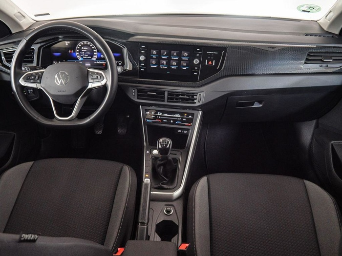Renting Volkswagen Taigo «Más» 1.0 TSI 70 kW (95 CV) Ocasión 1 3