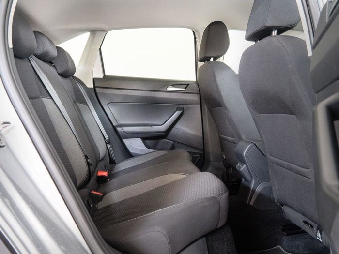 Renting Volkswagen Taigo «Más» 1.0 TSI 70 kW (95 CV) Ocasión 1 4