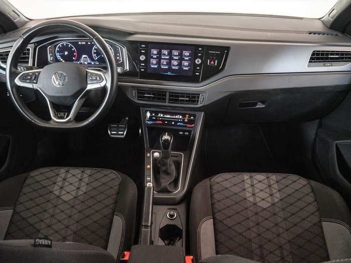Renting Volkswagen Taigo R-Line 1.0 TSI 81 kW (110 CV) DSG Ocasión