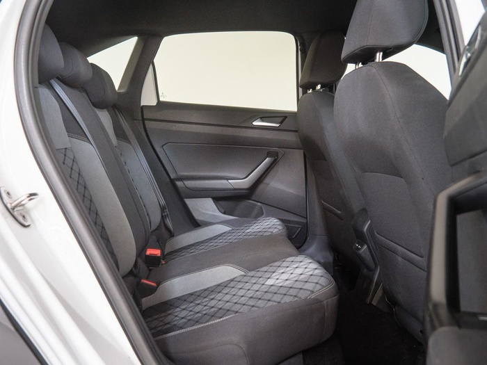 Renting Volkswagen Taigo R-Line 1.0 TSI 81 kW (110 CV) DSG Ocasión