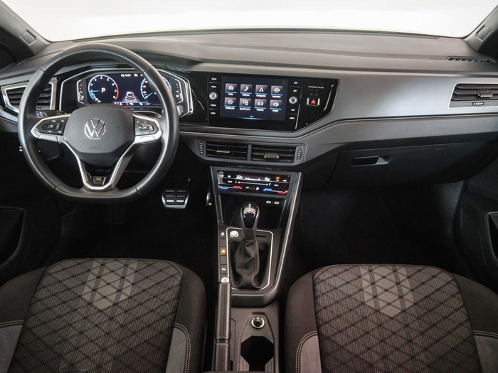 Renting Volkswagen Taigo R-Line 1.0 TSI 81 kW (110 CV) DSG Ocasión 1