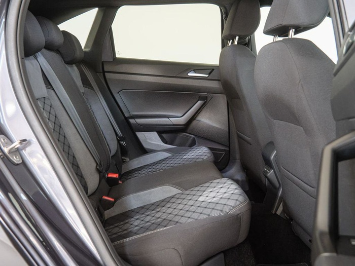 Renting Volkswagen Taigo R-Line 1.0 TSI 81 kW (110 CV) DSG Ocasión 1