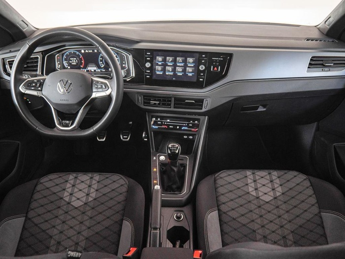 Renting Volkswagen Taigo R-Line 1.0 TSI 85 kW (116 CV) Ocasión