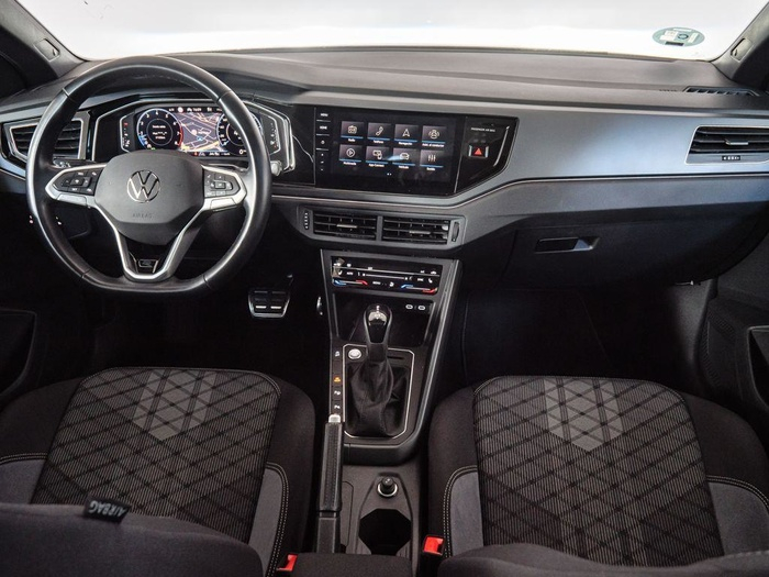 Renting Volkswagen Taigo R-Line 1.5 TSI 110 kW (150 CV) DSG Ocasión