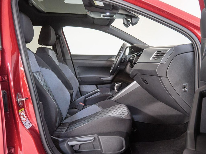 Renting Volkswagen Taigo R-Line 1.5 TSI 110 kW (150 CV) DSG Ocasión