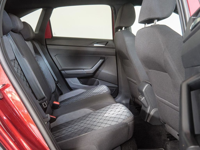 Renting Volkswagen Taigo R-Line 1.5 TSI 110 kW (150 CV) DSG Ocasión