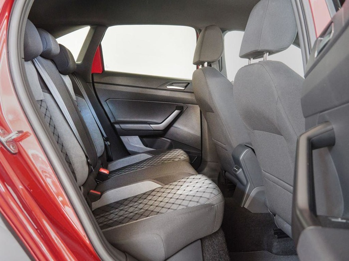 Renting Volkswagen Taigo R-Line 1.5 TSI 110 kW (150 CV) DSG Ocasión 1