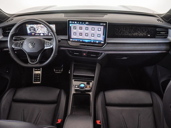 Renting Volkswagen Tayron R-Line 2.0 TDI 4Motion 142 kW (193 CV) DSG Ocasión