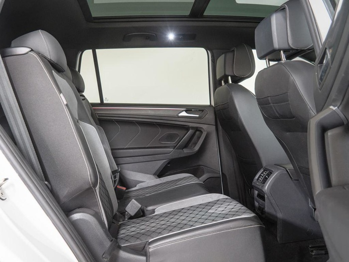 Renting Volkswagen Tiguan Allspace R-Line 1.5 TSI 110 kW (150 CV) DSG Ocasión