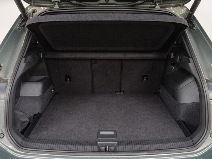 Renting Volkswagen Tiguan R-Line 2.0 TDI 110 kW (150 CV) DSG Ocasión 2