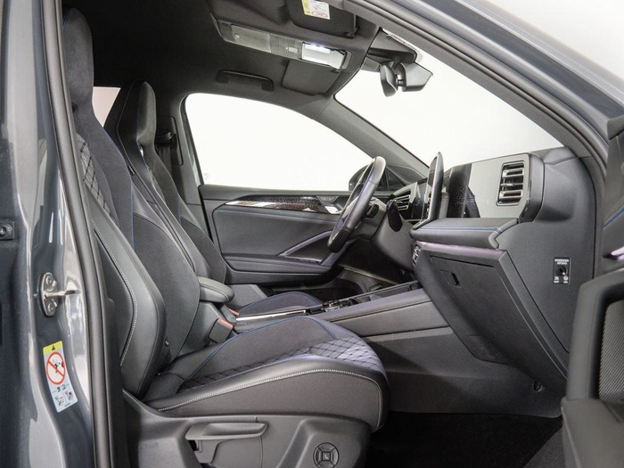Renting Volkswagen Tiguan R-Line 2.0 TDI 110 kW (150 CV) DSG Ocasión 2 1