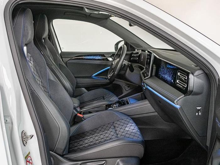 Renting Volkswagen Tiguan R-Line 2.0 TDI 110 kW (150 CV) DSG Ocasión 2 2