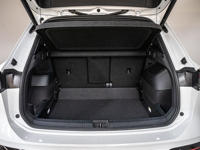 Renting Volkswagen Tiguan R-Line 2.0 TDI 110 kW (150 CV) DSG Ocasión 2 2