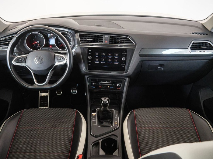 Renting Volkswagen Tiguan Urban Sport 1.5 TSI 96 kW (130 CV) Ocasión 1