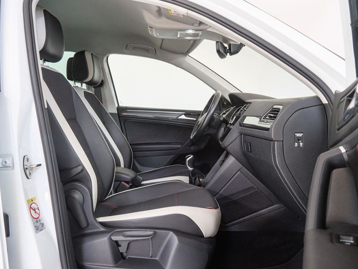 Renting Volkswagen Tiguan Urban Sport 1.5 TSI 96 kW (130 CV) Ocasión 1