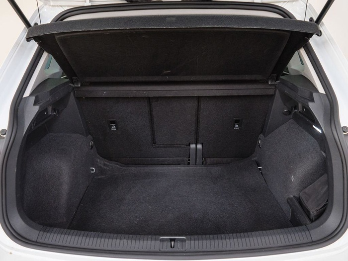 Renting Volkswagen Tiguan Urban Sport 1.5 TSI 96 kW (130 CV) Ocasión 1