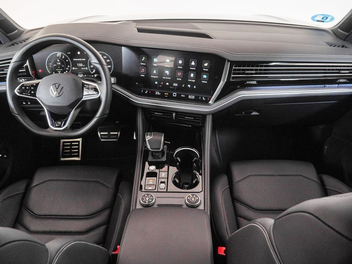 Renting Volkswagen Touareg R 3.0 V6 TSI eHybrid 4Motion 340 kW (462 CV) tiptronic Ocasión