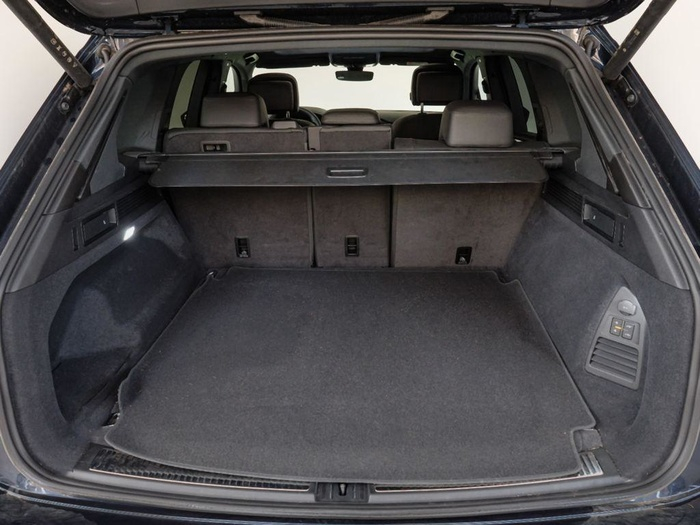 Renting Volkswagen Touareg R 3.0 V6 TSI eHybrid 4Motion 340 kW (462 CV) tiptronic Ocasión 2