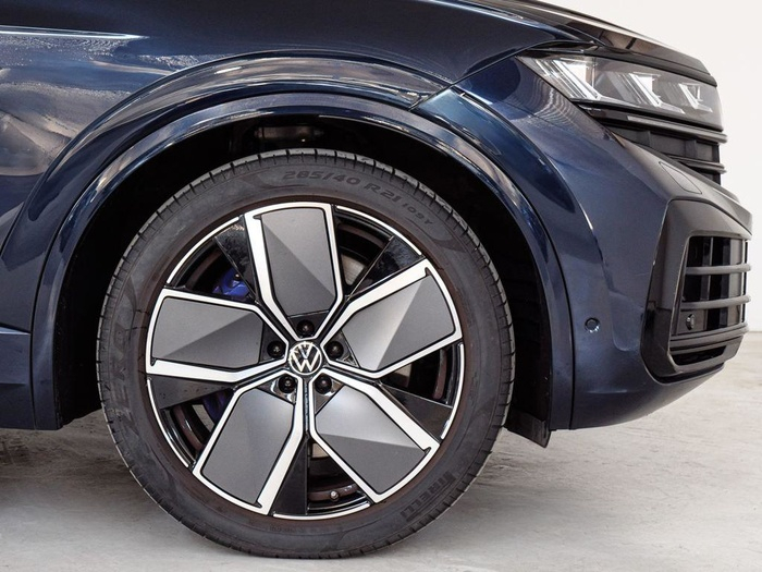 Renting Volkswagen Touareg R 3.0 V6 TSI eHybrid 4Motion 340 kW (462 CV) tiptronic Ocasión 2