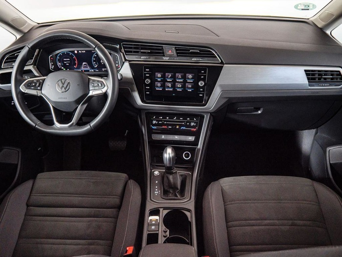 Renting Volkswagen Touran «Más« 1.5 TSI 110 kW (150 CV) DSG Ocasión