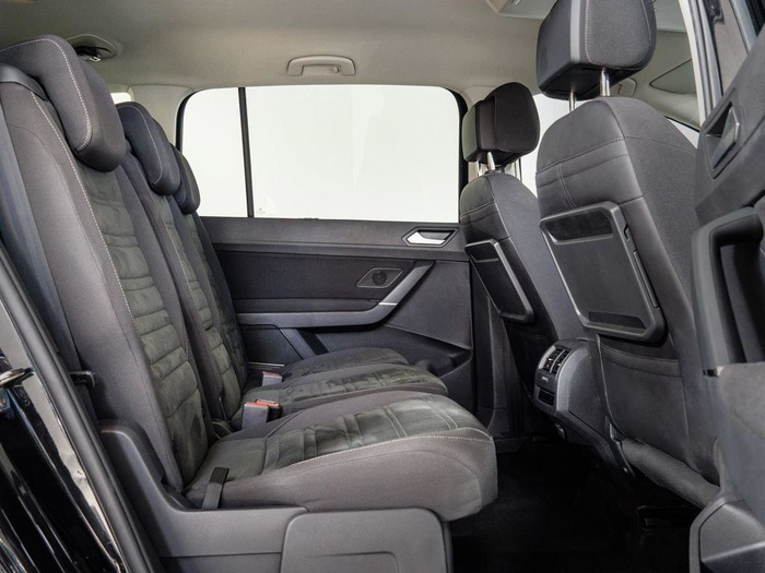 Renting Volkswagen Touran «Más« 1.5 TSI 110 kW (150 CV) DSG Ocasión