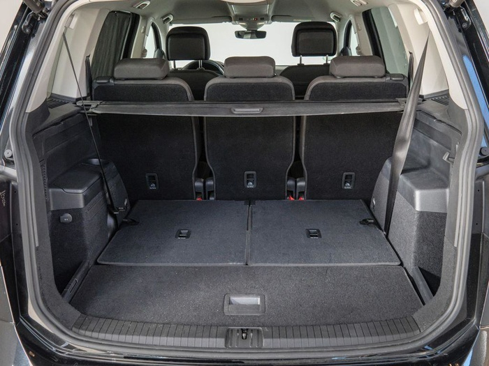 Renting Volkswagen Touran «Más« 1.5 TSI 110 kW (150 CV) DSG Ocasión