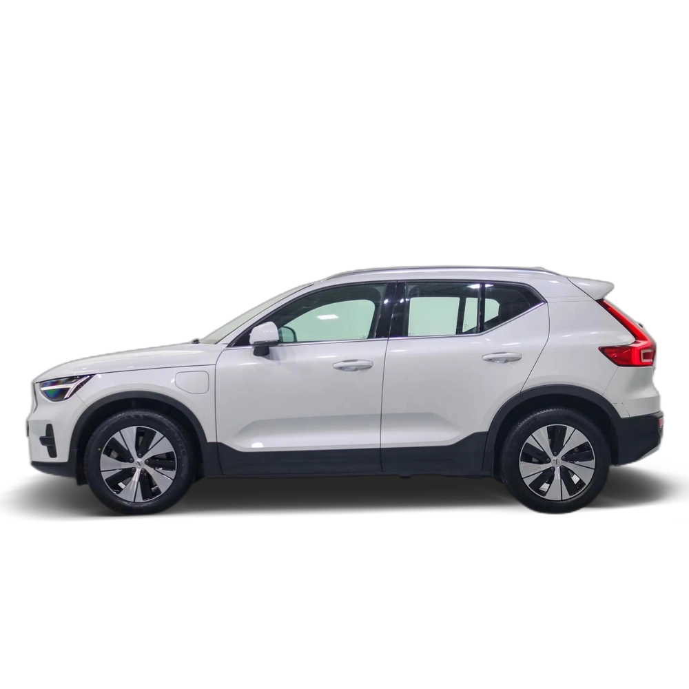 Renting VOLVO XC40 B3 Plus Bright Aut. 1 1