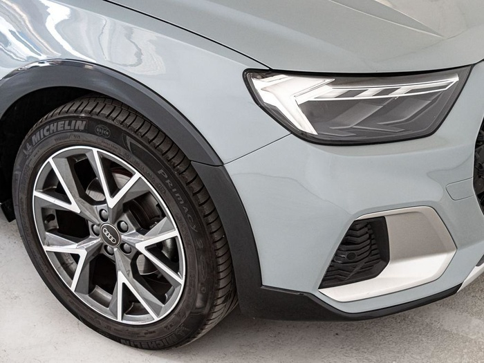 Renting Audi A1 Citycarver 35 TFSI 110 kW (150 CV) S tronic Ocasión