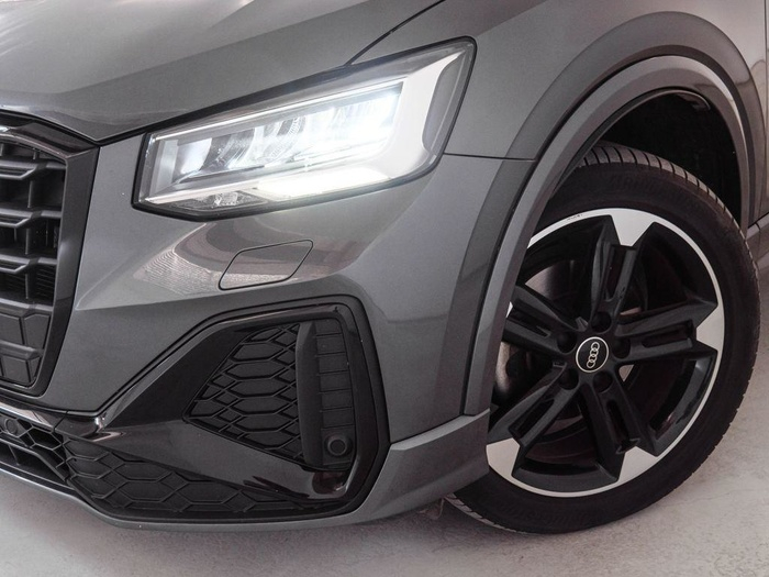 Renting Audi Q2 Black line 30 TDI 85 kW (116 CV) Ocasión