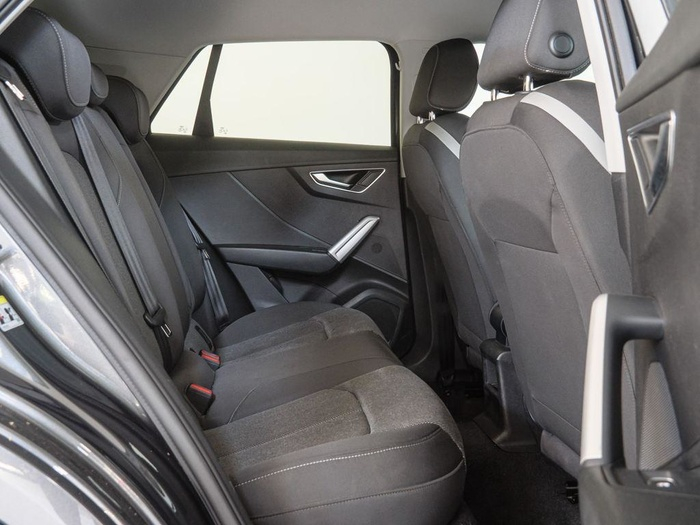 Renting Audi Q2 Black line 30 TDI 85 kW (116 CV) Ocasión
