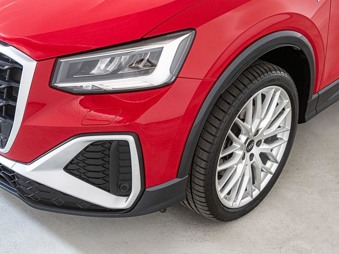 Renting Audi Q2 S line 35 TFSI 110 kW (150 CV) S tronic Ocasión