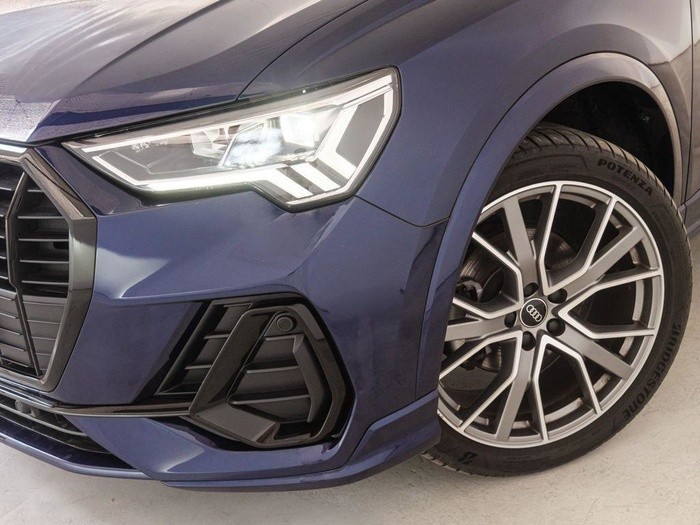 Renting Audi Q3 Black line 35 TDI 110 kW (150 CV) S tronic Ocasión 1